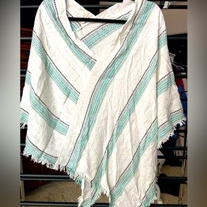 Elan poncho style top
